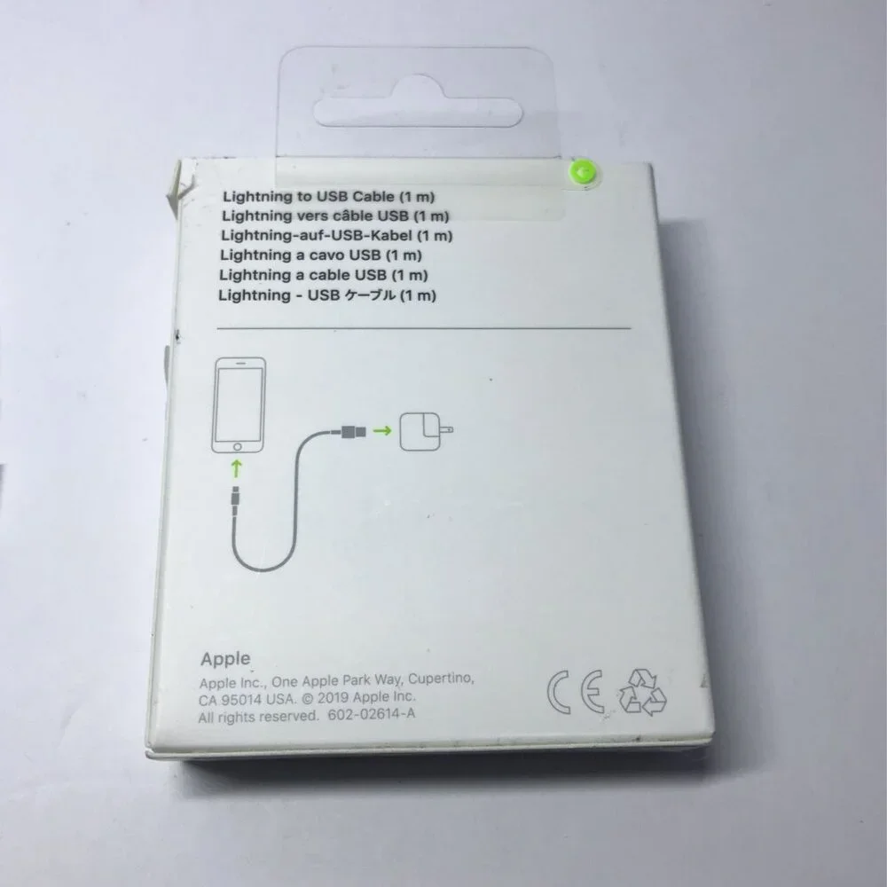 🍒 Official Apple USB-C to Lightning Cable [ 1m in Length ]
